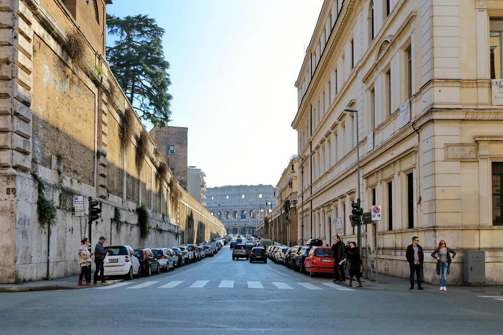 Appartamento Charming Antonia 300 Mt From Colosseum *