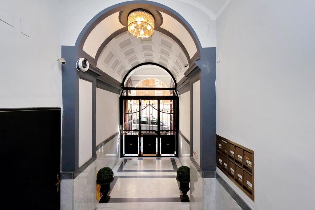 Apartamento Charming Antonia 300 Mt From Colosseum Roma
